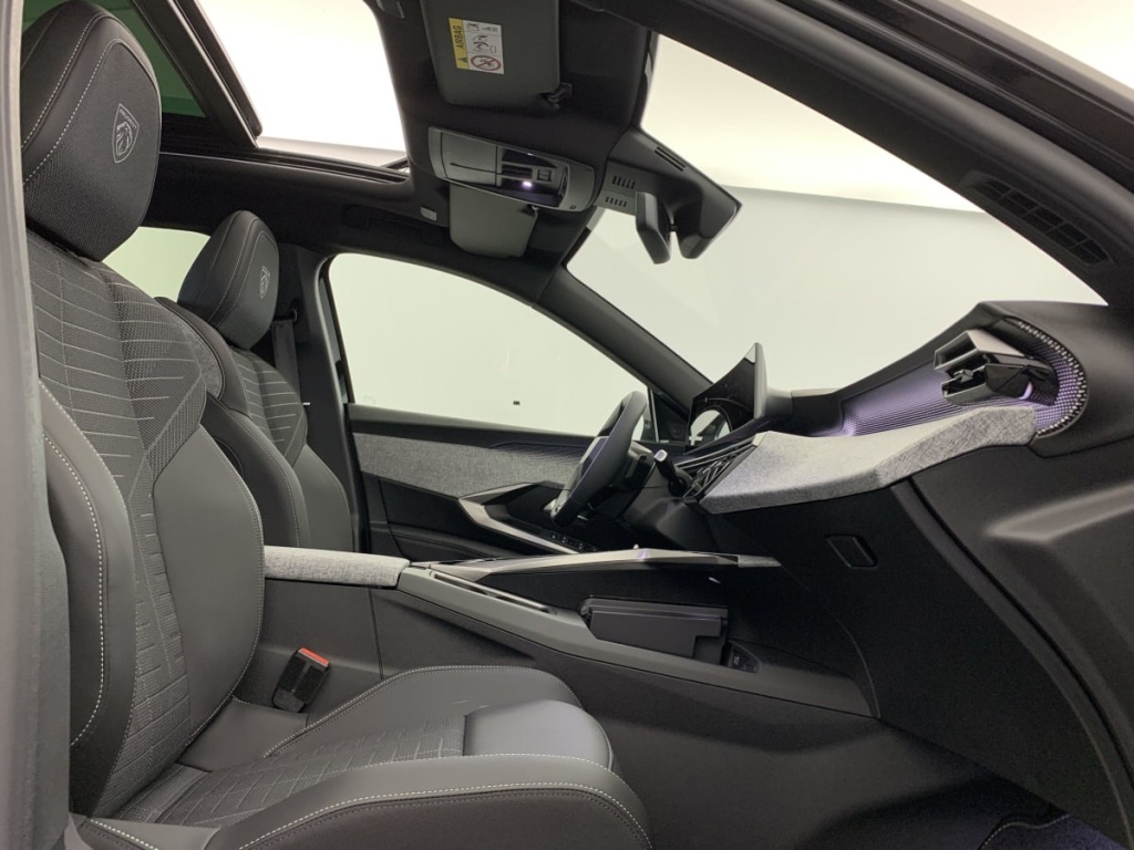 PEUGEOT 3008 Hybrid 145 e-DCS6 GT - ref: 1-330280 - Photo 9