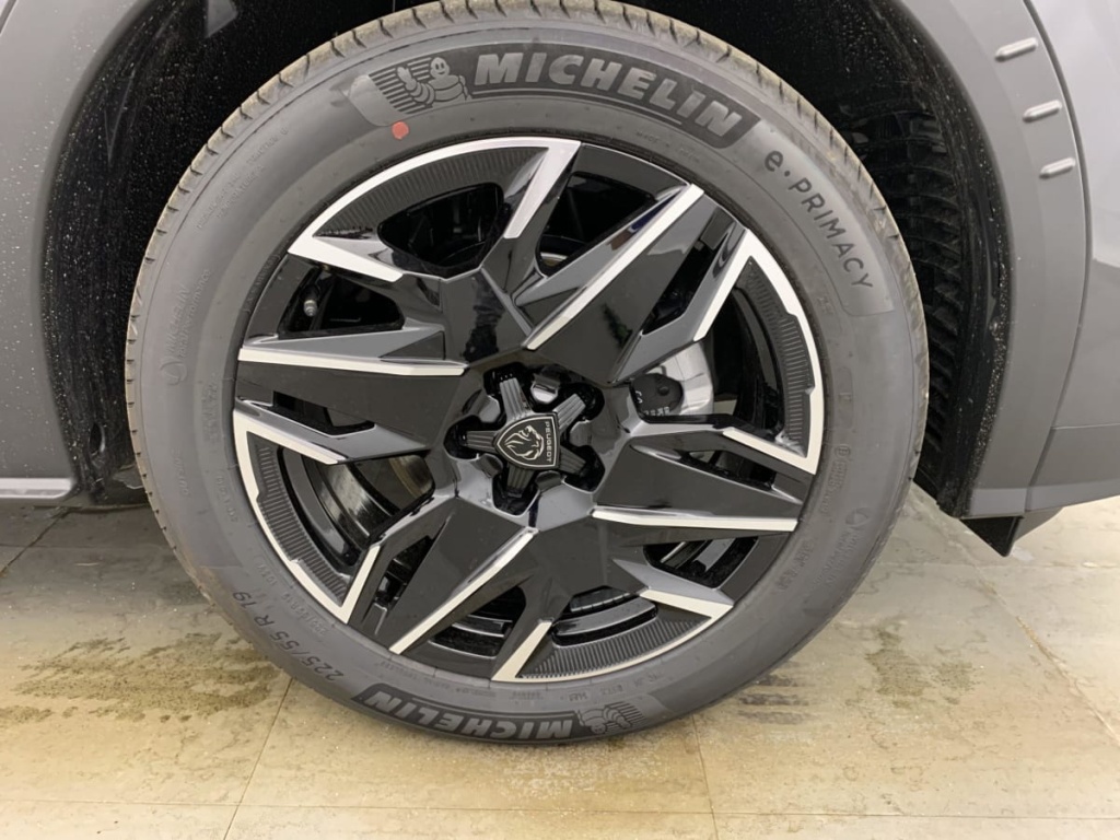 PEUGEOT 3008 Hybrid 145 e-DCS6 GT - ref: 1-330285 - Photo 14