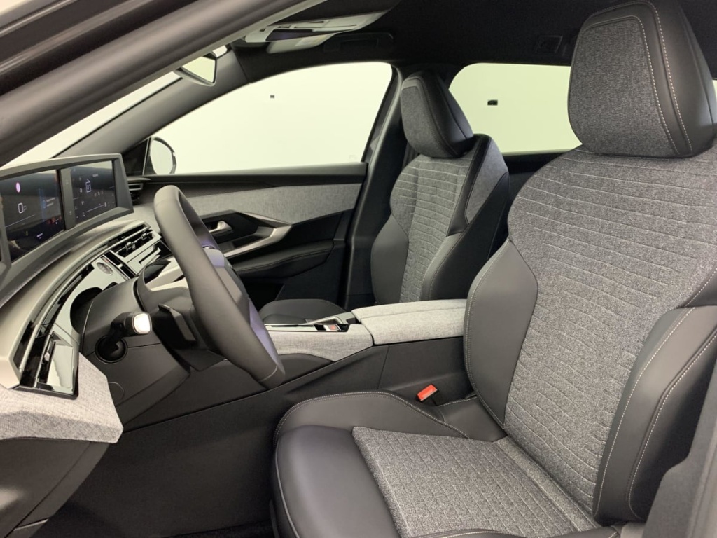 PEUGEOT 5008 Hybrid 145 e-DCS6 Allure - ref: 1-330339 - Photo 20