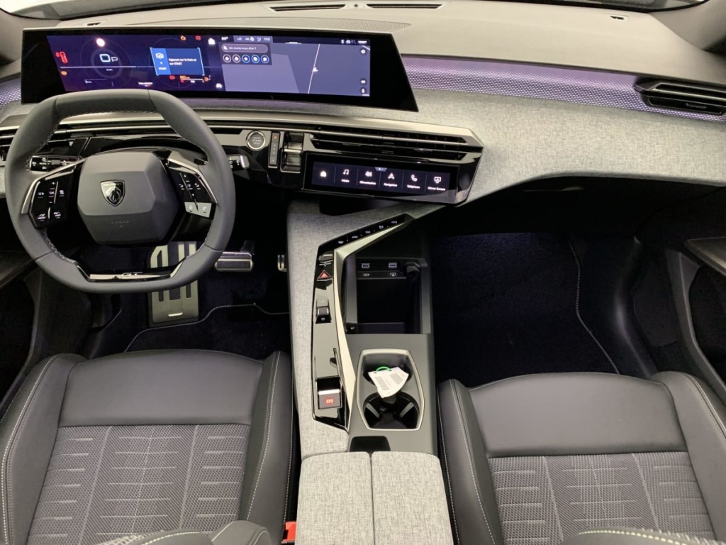 PEUGEOT 5008 Hybrid 145 e-DCS6 GT - ref: 1-330420 - Photo 12