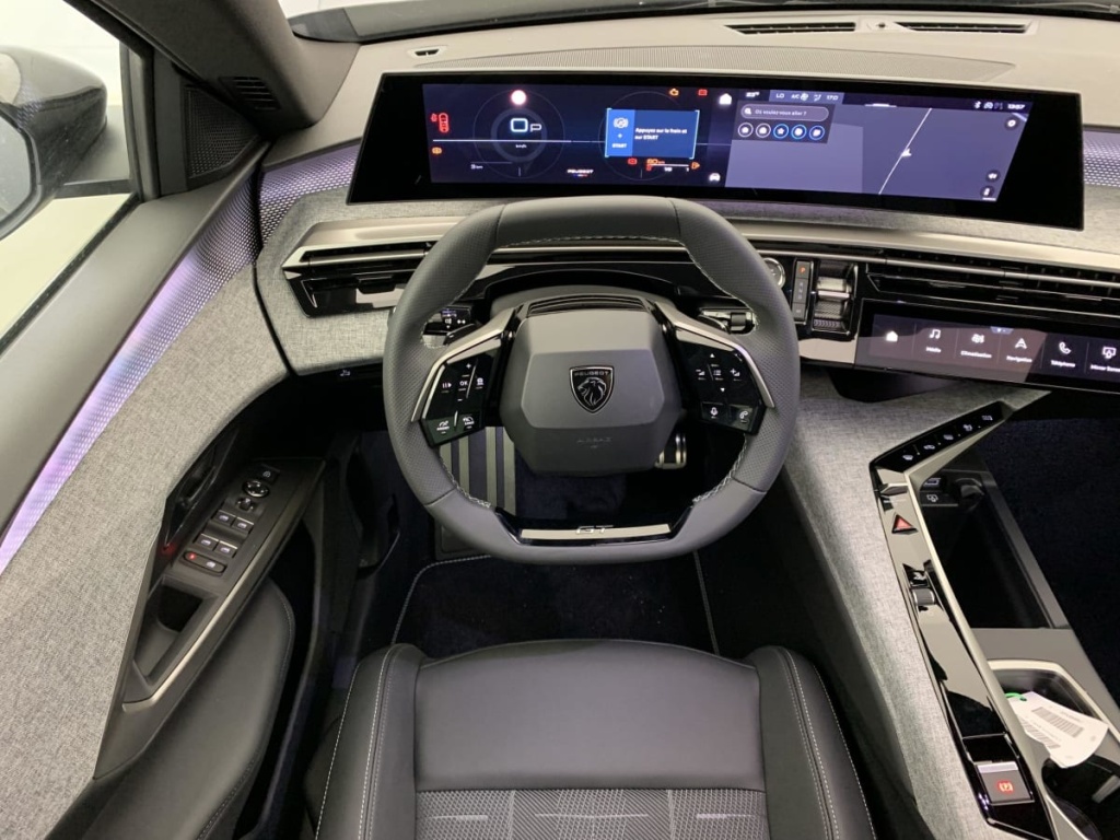 PEUGEOT 5008 Hybrid 145 e-DCS6 GT - ref: 1-330420 - Photo 13