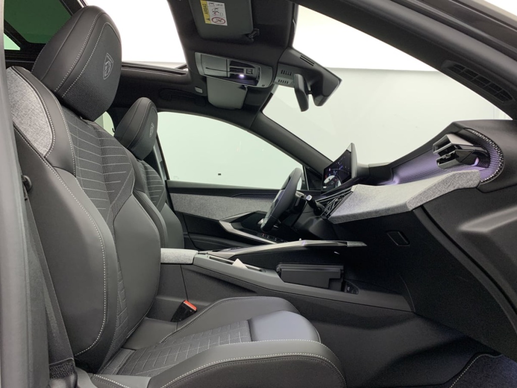 PEUGEOT 5008 Hybrid 145 e-DCS6 GT - ref: 1-330420 - Photo 9