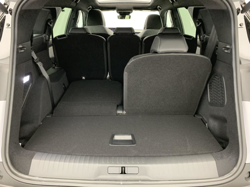 PEUGEOT 5008 Hybrid 145 e-DCS6 GT - ref: 1-330426 - Photo 11