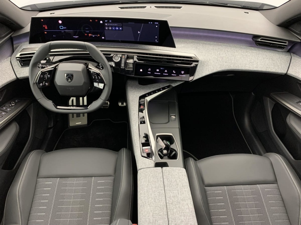 PEUGEOT 5008 Hybrid 145 e-DCS6 GT - ref: 1-330426 - Photo 12