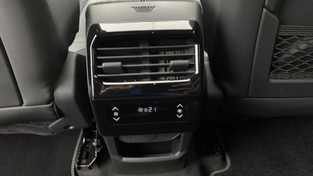 PEUGEOT 5008 Hybrid 145 e-DCS6 GT - ref: 1-330426 - Photo 20