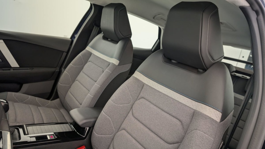 CITROEN C4 PureTech 130 BVM6 Plus - ref: 1-331005 - Photo 16