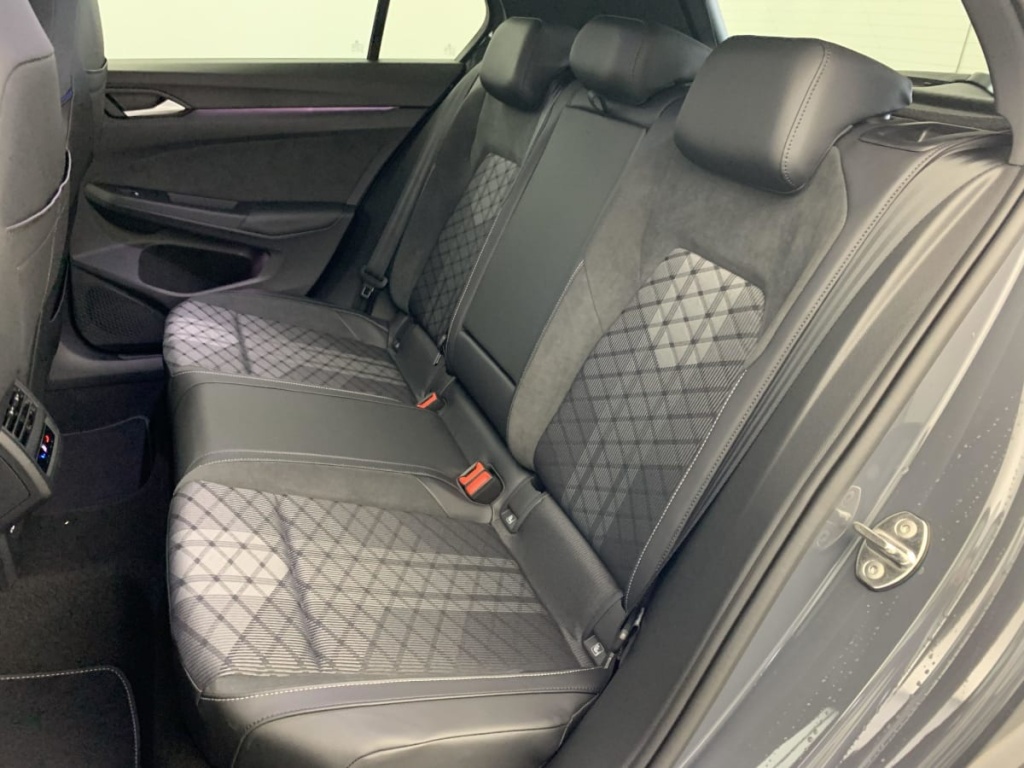 VOLKSWAGEN GOLF 8 NOUVELLE 2.0 TDI 150 DSG7 R-LINE - ref: 1-331613 - Photo 17