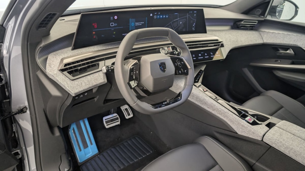 PEUGEOT 3008 Hybrid 145 e-DCS6 GT - ref: 1-333072 - Photo 14