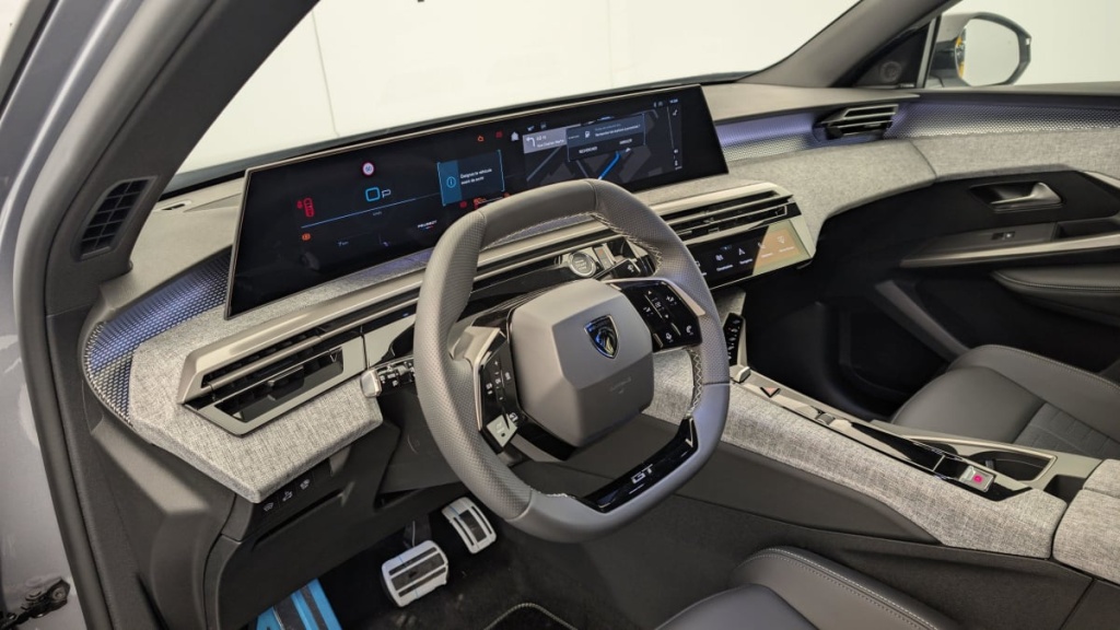 PEUGEOT 3008 Hybrid 145 e-DCS6 GT - ref: 1-333229 - Photo 13