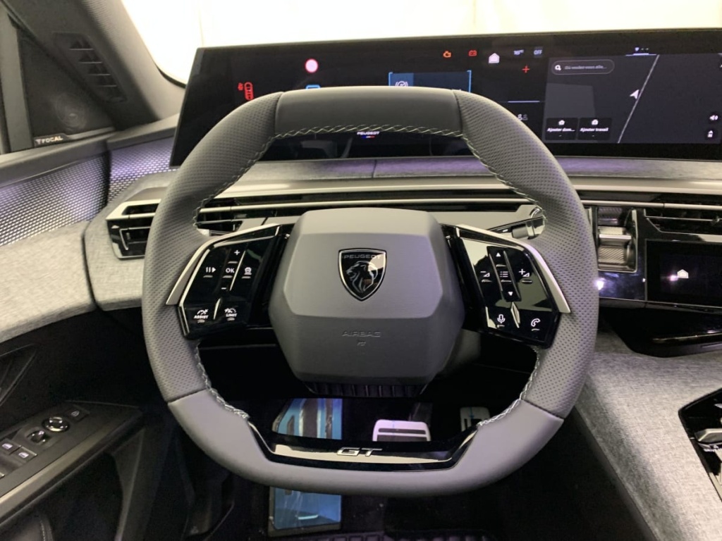 PEUGEOT 3008 Hybrid 145 e-DCS6 GT - ref: 1-333232 - Photo 12