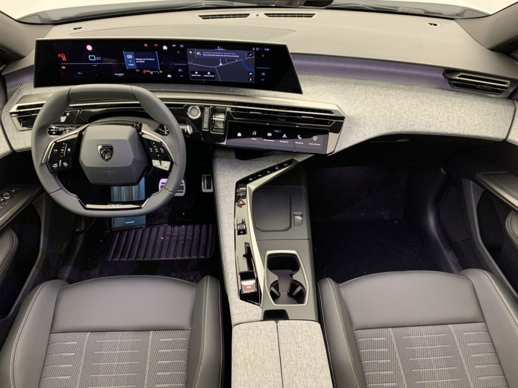 PEUGEOT 5008 NOUVEAU HYBRID 145 E-DCS6 GT - ref: 1-333267 - Photo 10