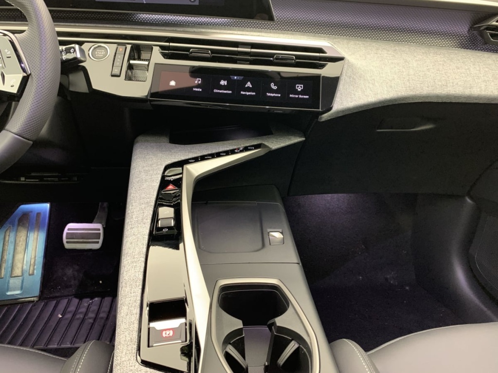 PEUGEOT 5008 NOUVEAU HYBRID 145 E-DCS6 GT - ref: 1-333267 - Photo 15