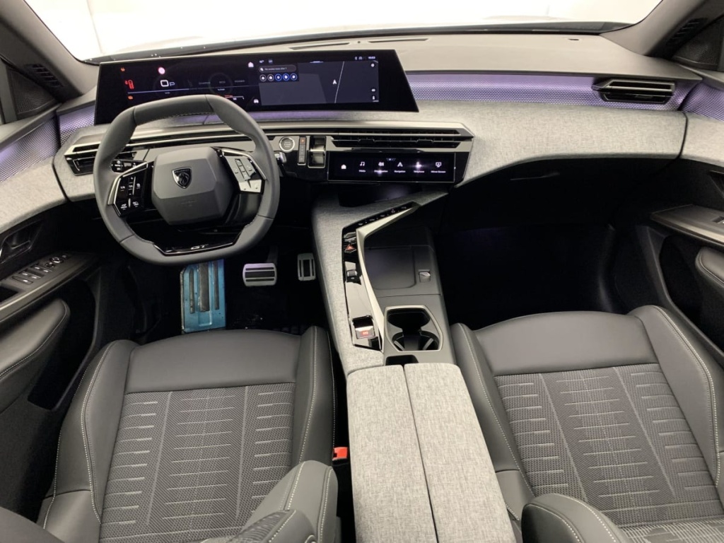 PEUGEOT 5008 NOUVEAU HYBRID 145 E-DCS6 GT - ref: 1-333270 - Photo 12