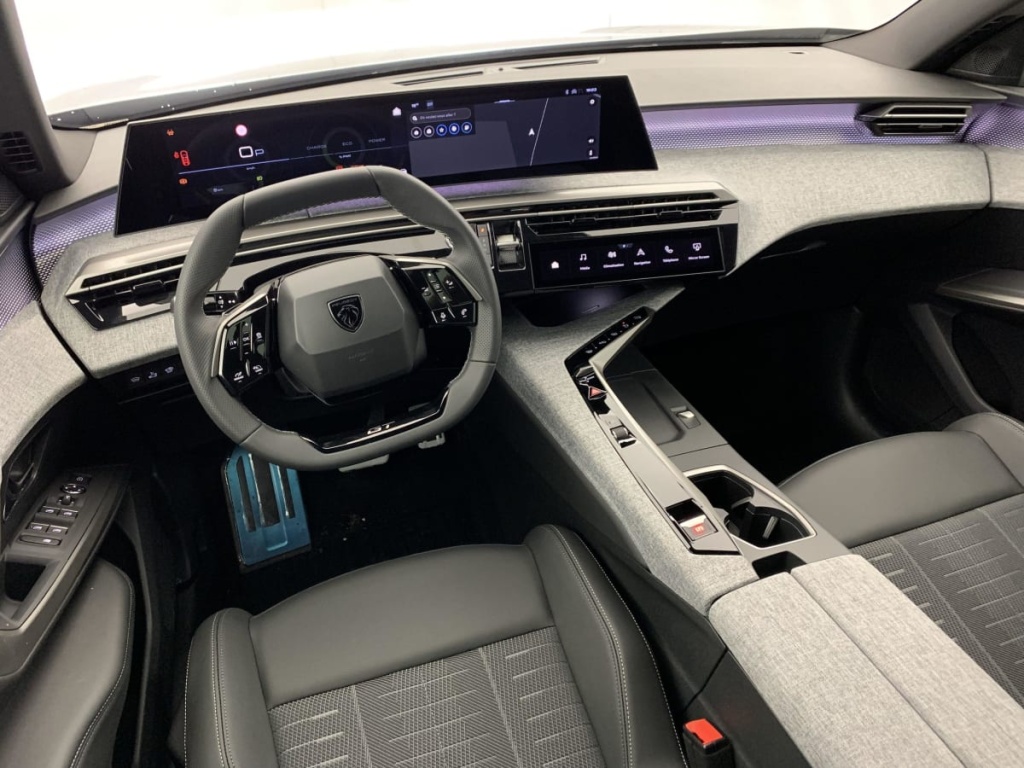 PEUGEOT 5008 NOUVEAU HYBRID 145 E-DCS6 GT - ref: 1-333270 - Photo 13