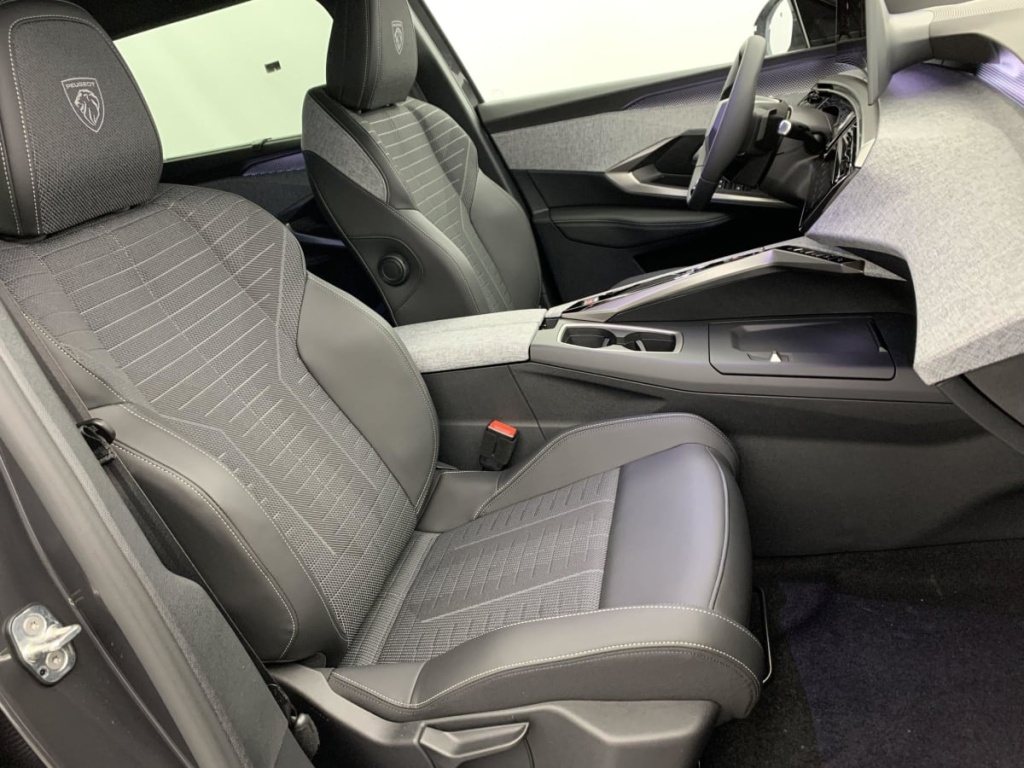 PEUGEOT 5008 NOUVEAU HYBRID 145 E-DCS6 GT - ref: 1-333270 - Photo 7