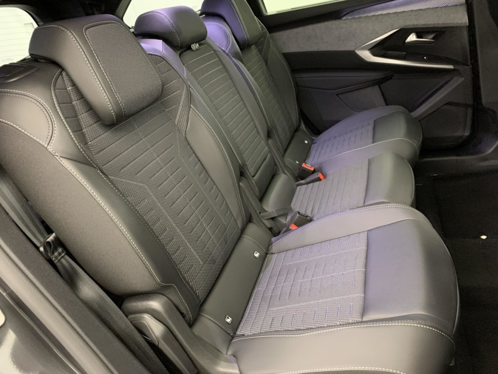 PEUGEOT 5008 NOUVEAU HYBRID 145 E-DCS6 GT - ref: 1-333270 - Photo 8