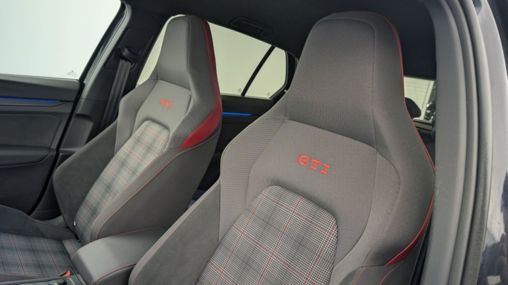 VOLKSWAGEN GOLF 8 2.0 TSI 245 DSG7 GTI - ref: 1-333818 - Photo 14