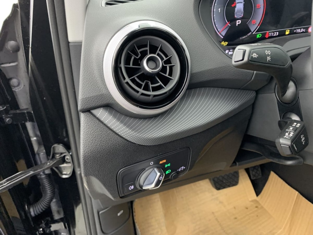 AUDI Q2 35 TDI 150 S tronic 7 Design - ref: 1-334310 - Photo 20