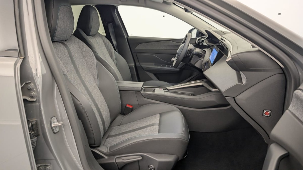 PEUGEOT 408 Hybrid 136 e-DCS6 Allure - ref: 1-334635 - Photo 9
