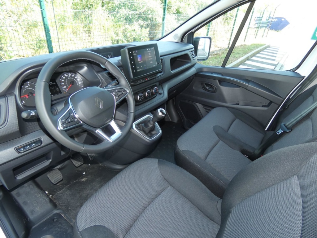 RENAULT TRAFIC FOURGON L2H1 3T BLUE DCI 130 GSR2 ADVANCE - ref: 1-336670 - Photo 9
