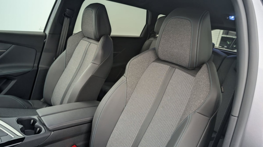 PEUGEOT 5008 PureTech 130ch S S BVM6 Allure Pack - ref: 1-337097 - Photo 16