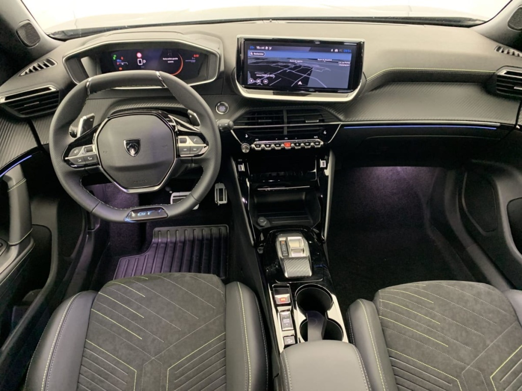 PEUGEOT 2008 Hybrid 145 e-DCS6 GT - ref: 1-337290 - Photo 12