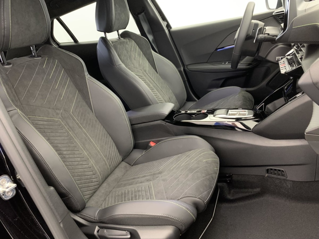 PEUGEOT 2008 Hybrid 145 e-DCS6 GT - ref: 1-337290 - Photo 9