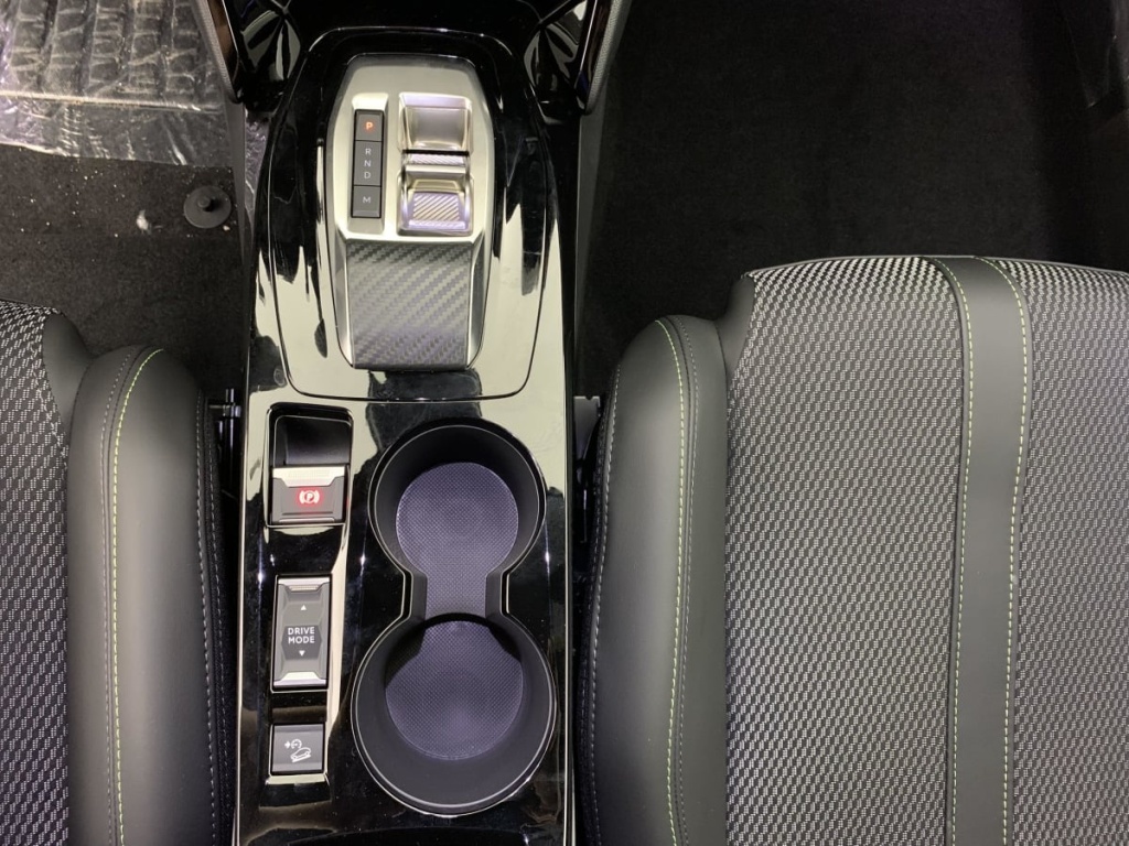 PEUGEOT 2008 Hybrid 145 e-DCS6 GT - ref: 1-337291 - Photo 20
