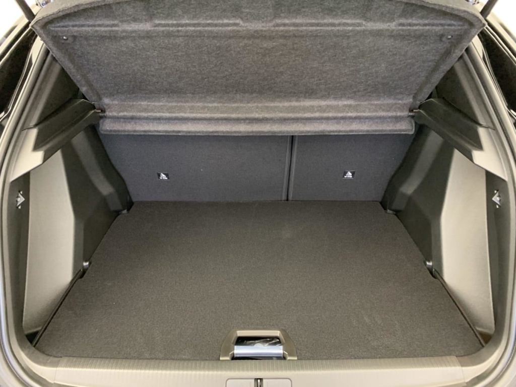 PEUGEOT 2008 Hybrid 145 e-DCS6 GT - ref: 1-337292 - Photo 11