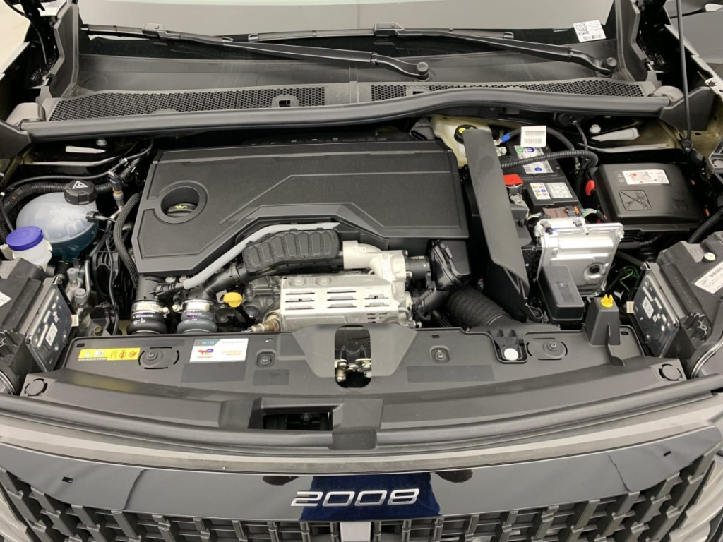 PEUGEOT 2008 Hybrid 145 e-DCS6 GT - ref: 1-337292 - Photo 16