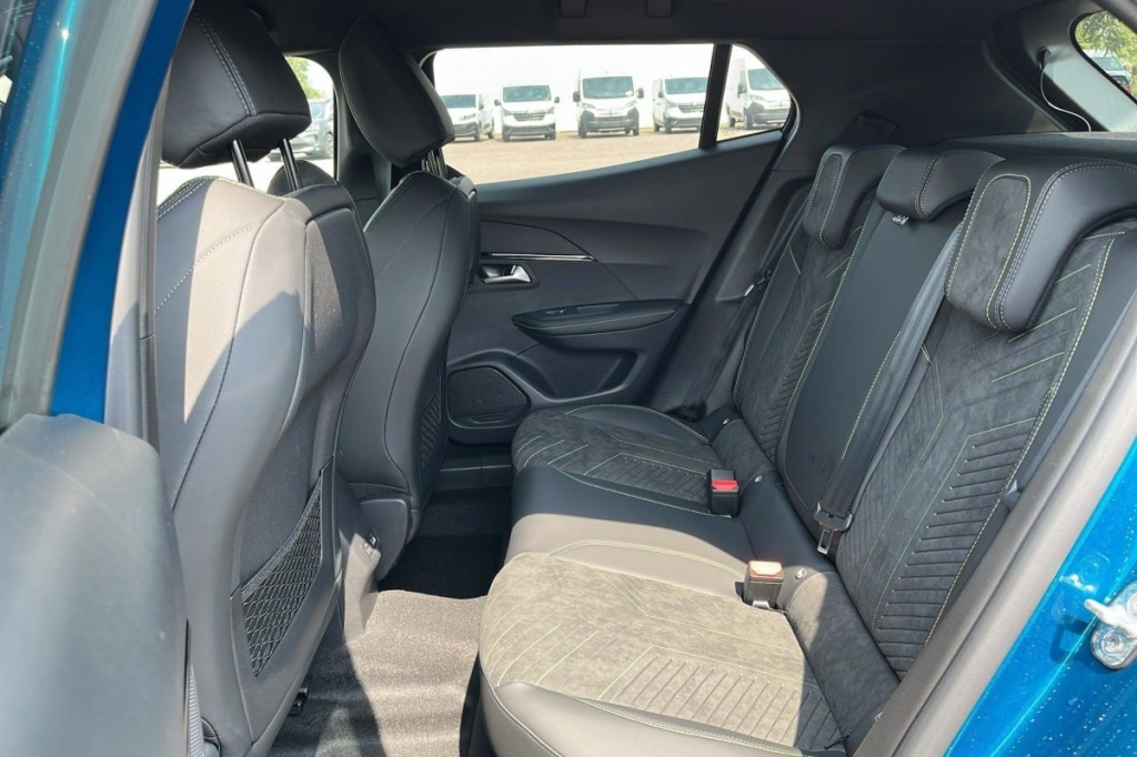PEUGEOT 2008 Hybrid 145 e-DCS6 GT - ref: 1-337296 - Photo 10