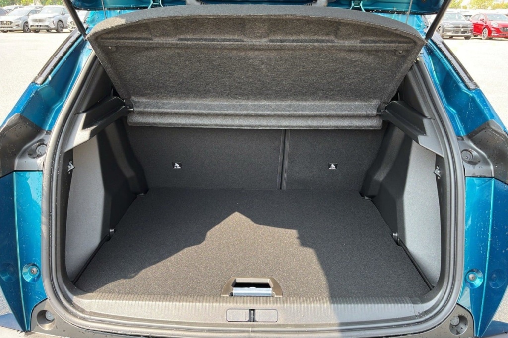 PEUGEOT 2008 Hybrid 145 e-DCS6 GT - ref: 1-337298 - Photo 11