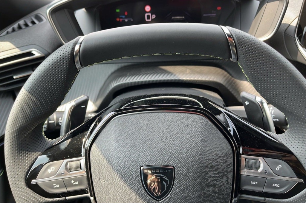 PEUGEOT 2008 Hybrid 145 e-DCS6 GT - ref: 1-337298 - Photo 15