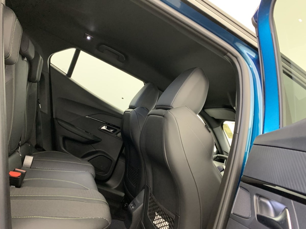 PEUGEOT 2008 Hybrid 145 e-DCS6 GT - ref: 1-337303 - Photo 10