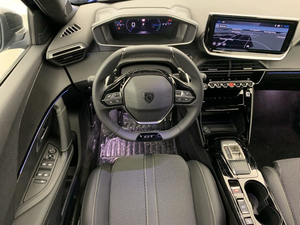 PEUGEOT 2008 Hybrid 145 e-DCS6 GT - ref: 1-337303 - Photo 13