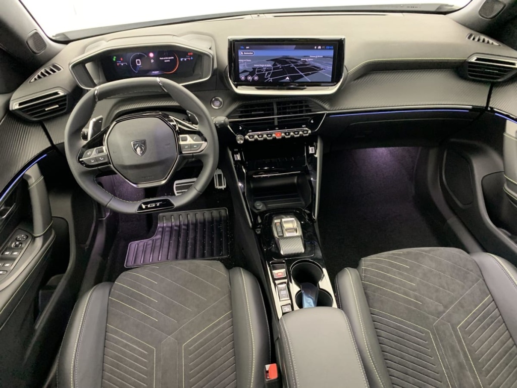 PEUGEOT 2008 Hybrid 145 e-DCS6 GT - ref: 1-337306 - Photo 13