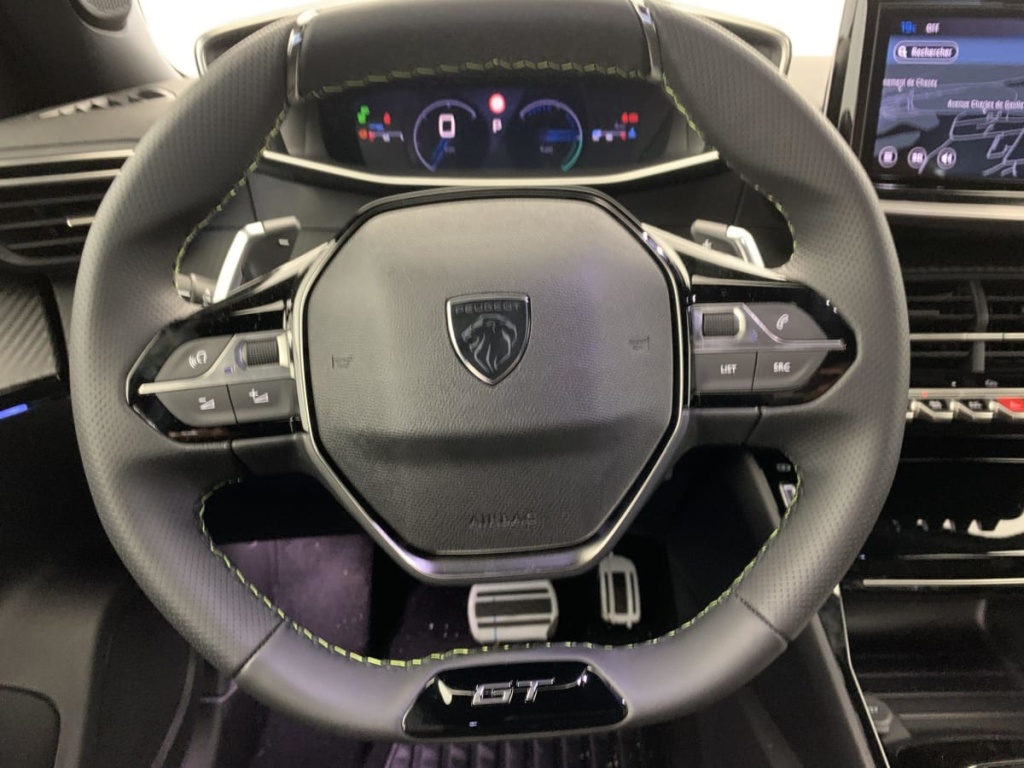 PEUGEOT 2008 Hybrid 145 e-DCS6 GT - ref: 1-337309 - Photo 15