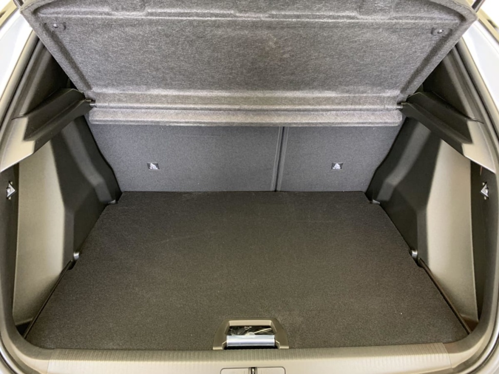 PEUGEOT 2008 Hybrid 145 e-DCS6 GT - ref: 1-337311 - Photo 11