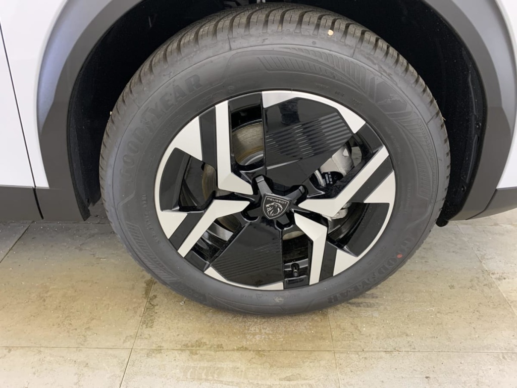 PEUGEOT 2008 Hybrid 145 e-DCS6 GT - ref: 1-337311 - Photo 14