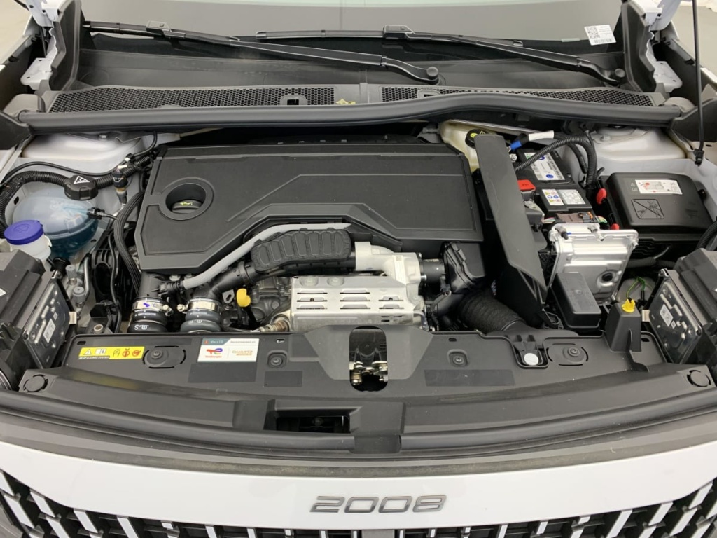 PEUGEOT 2008 Hybrid 145 e-DCS6 GT - ref: 1-337311 - Photo 16