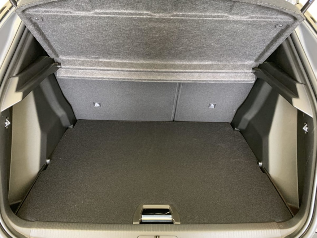 PEUGEOT 2008 Hybrid 145 e-DCS6 GT - ref: 1-337315 - Photo 11