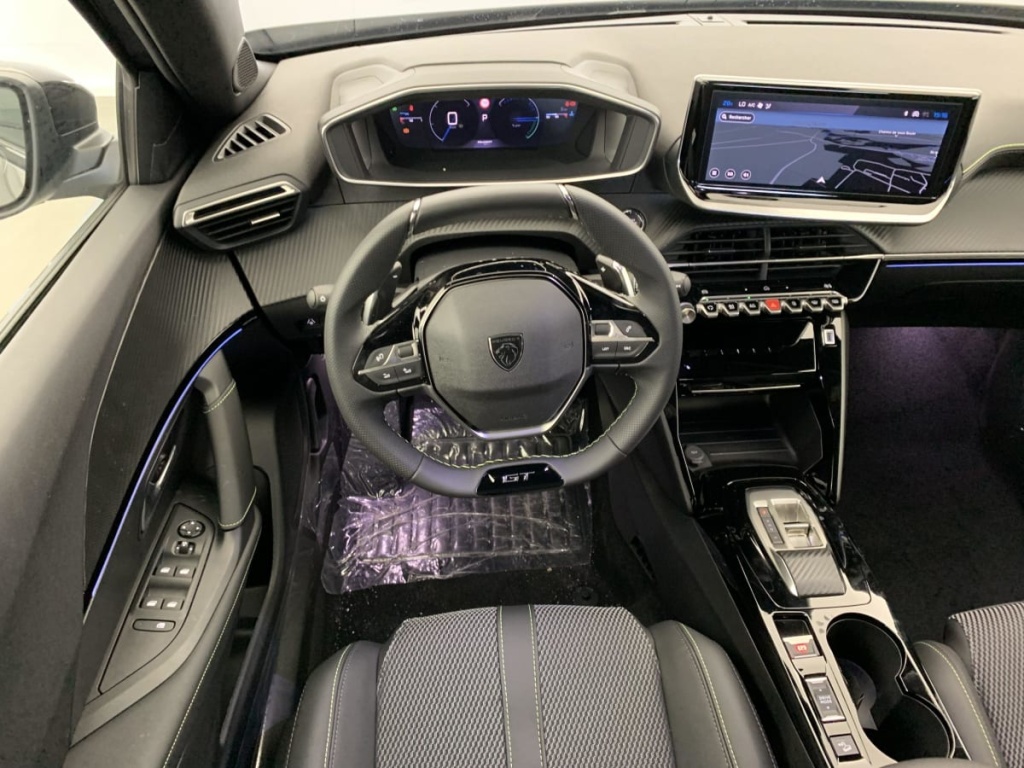 PEUGEOT 2008 Hybrid 145 e-DCS6 GT - ref: 1-337315 - Photo 13