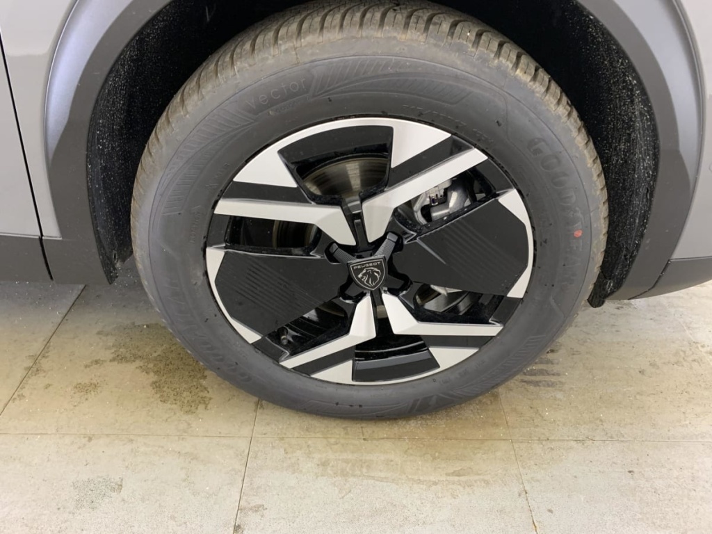 PEUGEOT 2008 Hybrid 145 e-DCS6 GT - ref: 1-337315 - Photo 14