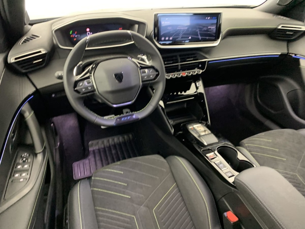 PEUGEOT 2008 Hybrid 145 e-DCS6 GT - ref: 1-337317 - Photo 14