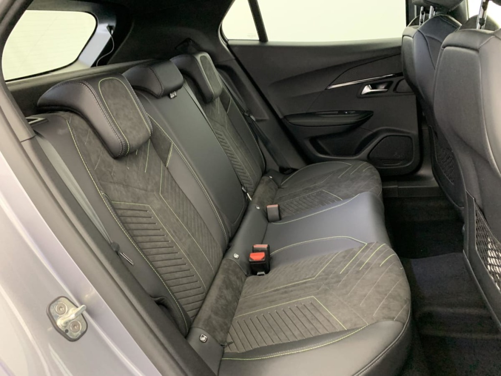 PEUGEOT 2008 Hybrid 145 e-DCS6 GT - ref: 1-337319 - Photo 10