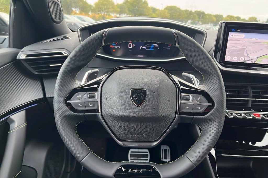PEUGEOT 2008 Hybrid 145 e-DCS6 GT - ref: 1-337325 - Photo 14