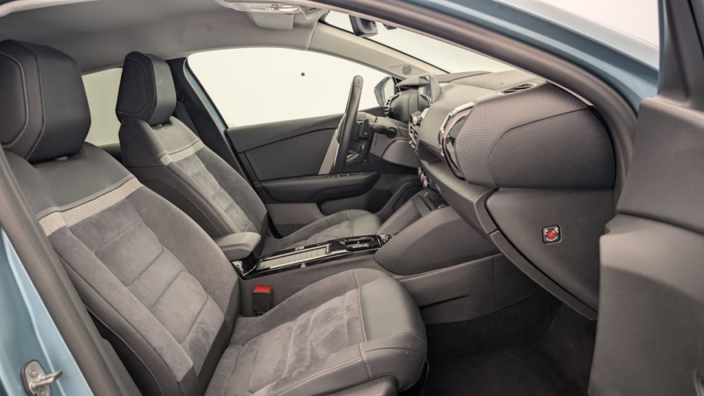 CITROEN C4 PureTech 130 EAT8 Max - ref: 1-337717 - Photo 9