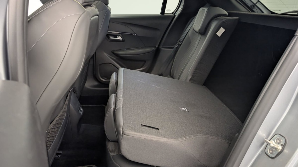 PEUGEOT 208 Hybrid 136 e-DCS6 GT - ref: 1-338992 - Photo 12