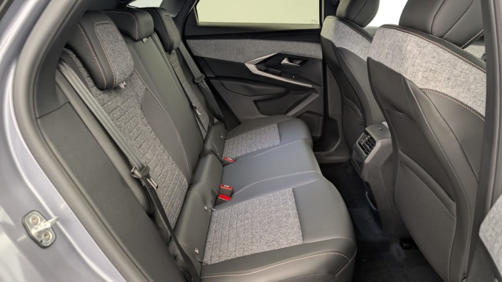 PEUGEOT 3008 Hybrid 145 e-DCS6 Allure - ref: 1-339267 - Photo 10