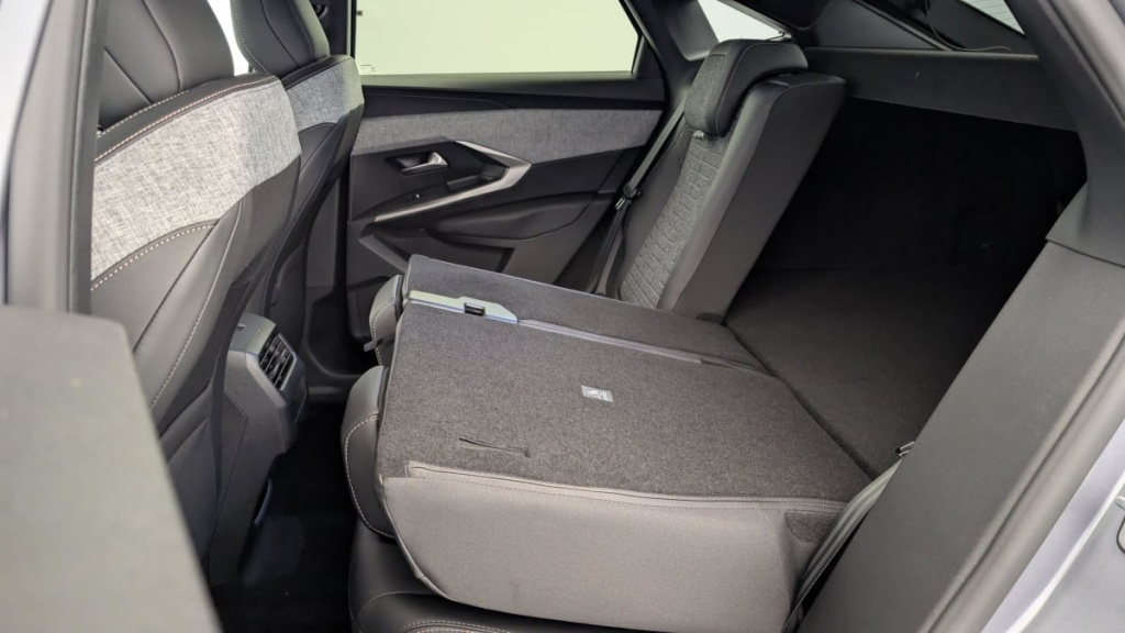 PEUGEOT 3008 Hybrid 145 e-DCS6 Allure - ref: 1-339267 - Photo 12
